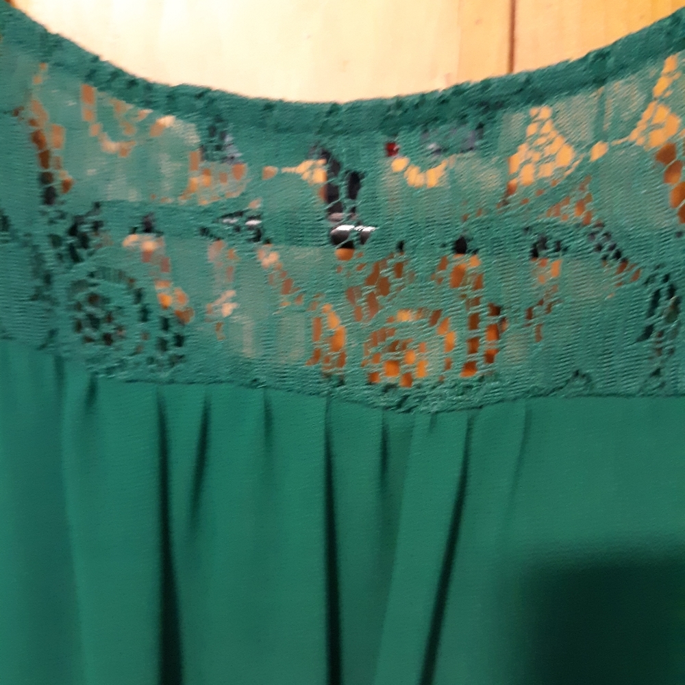 Dress - Picture 3 of 3